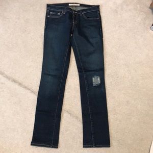 💖HP💖 J brand pencil leg Jean w hole in knee